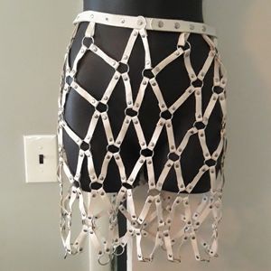 Windsor link skirt!! 😳😳